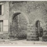 carte postale ancienne St Sulpice de Favières Portes de l'ancien Hôtel-Dieu