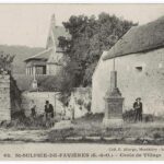 carte postale ancienne St Sulpice de Favières Croix de VIllage